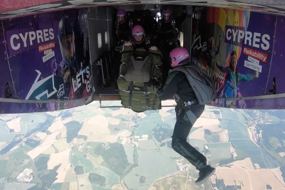 サイプレス・デモ・チームの準備の様子