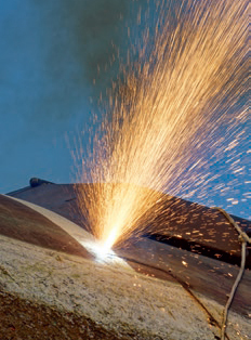 潜水艦船体の湾曲した鋼板
