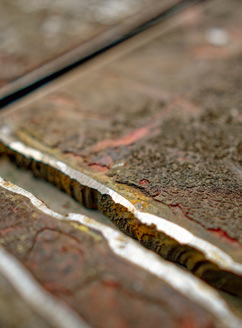 潜水艦船体の湾曲した鋼板